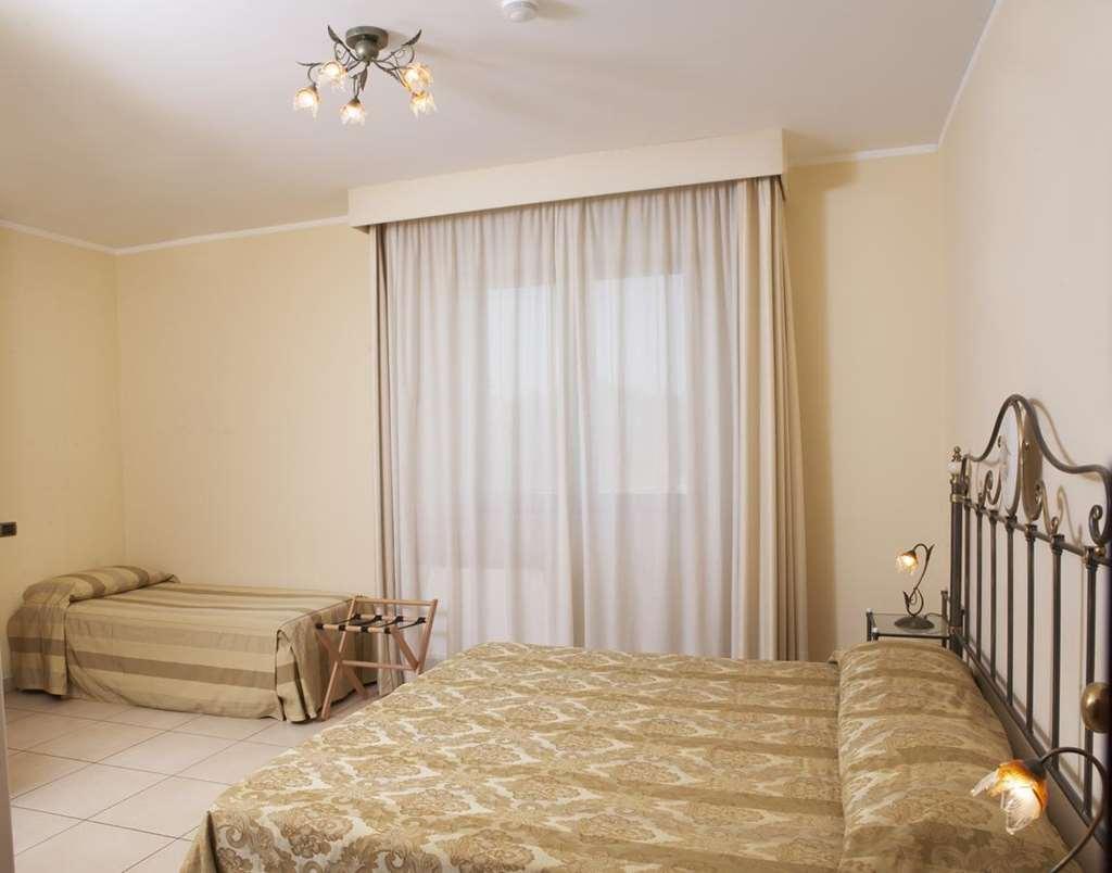 Hotel Villa Fiorita جوليانوفا الغرفة الصورة