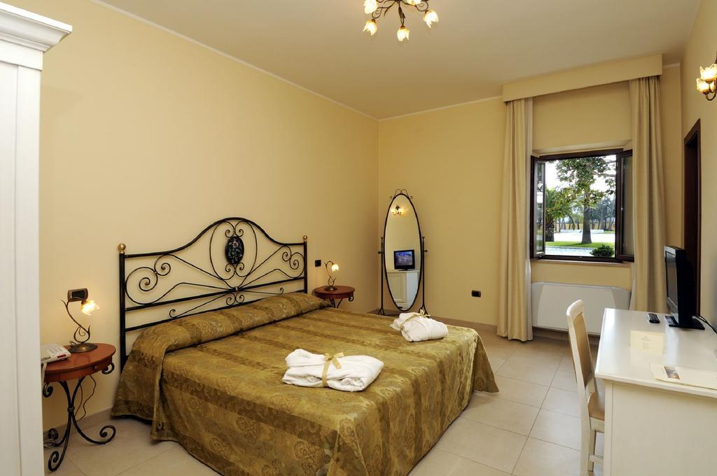 Hotel Villa Fiorita جوليانوفا الغرفة الصورة