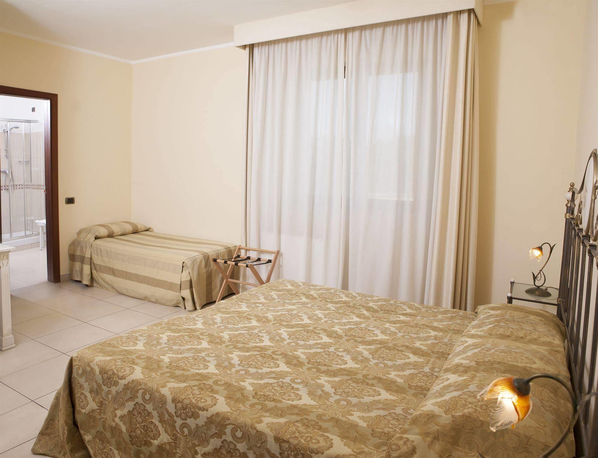 Hotel Villa Fiorita جوليانوفا المظهر الخارجي الصورة